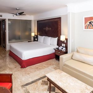 Junior Suite met Uitzicht op het Zwembad